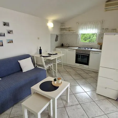 Beach Apartment Mali Iz *