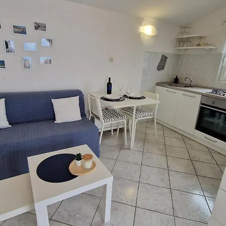 شقة Beach Apartment Mali Iz *