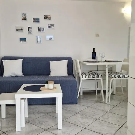 Beach Apartment Mali Iz * Mali Iž