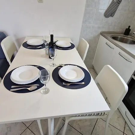 Beach Apartment Mali Iz *