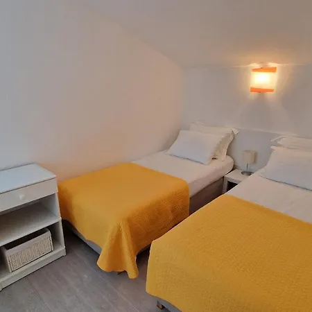 Beach Apartment Mali Iz Lägenhet Mali Iž