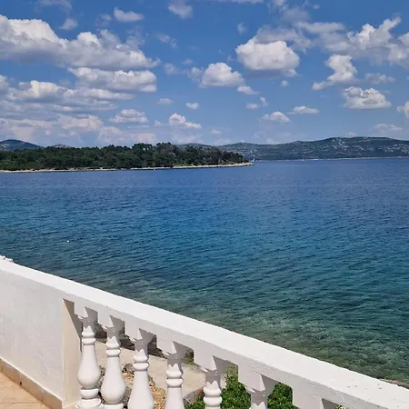 Beach Apartment Mali Iz شقة Mali Iž