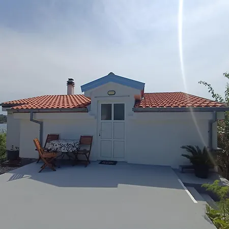 Beach Apartment Mali Iz شقة