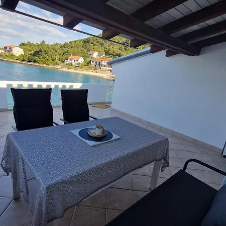 Beach Apartment Mali Iz