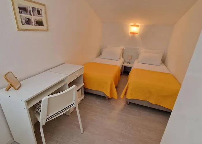 Beach Apartment Mali Iz Lejlighed