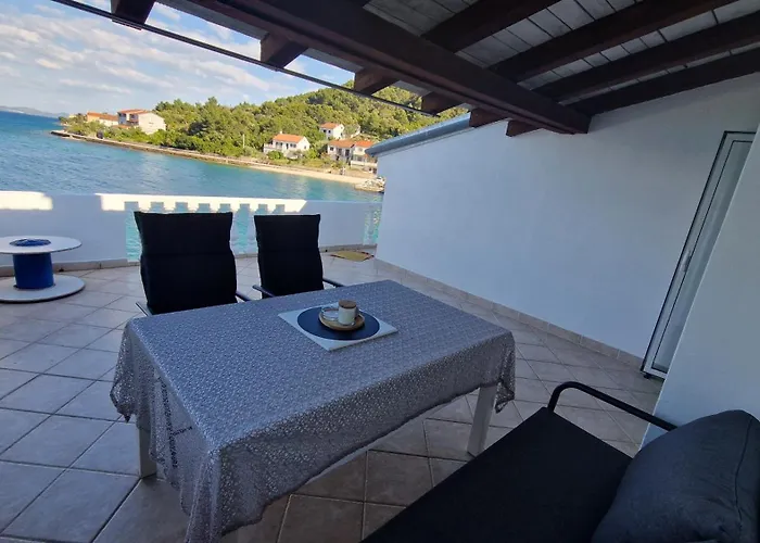 Beach Apartment Mali Iz