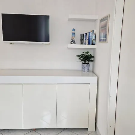 Daire Beach Apartment Mali Iz *