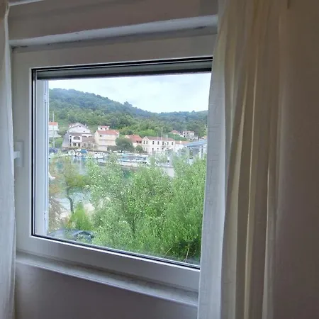 Beach Apartment Mali Iz *