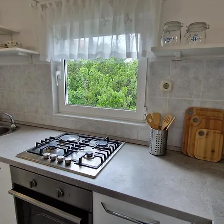 Daire Beach Apartment Mali Iz