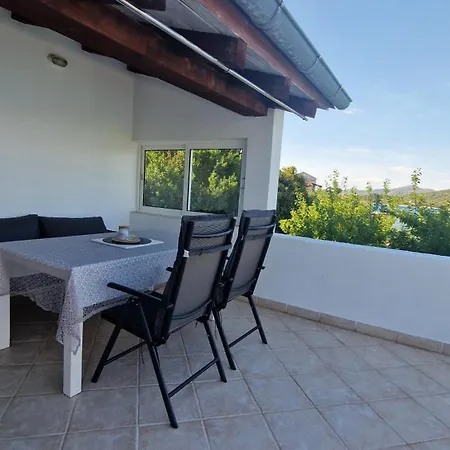 Beach Apartment Mali Iz *