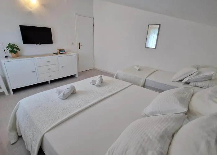 Beach Apartment Mali Iz *