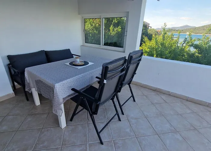 Appartement Beach Apartment Mali Iz *